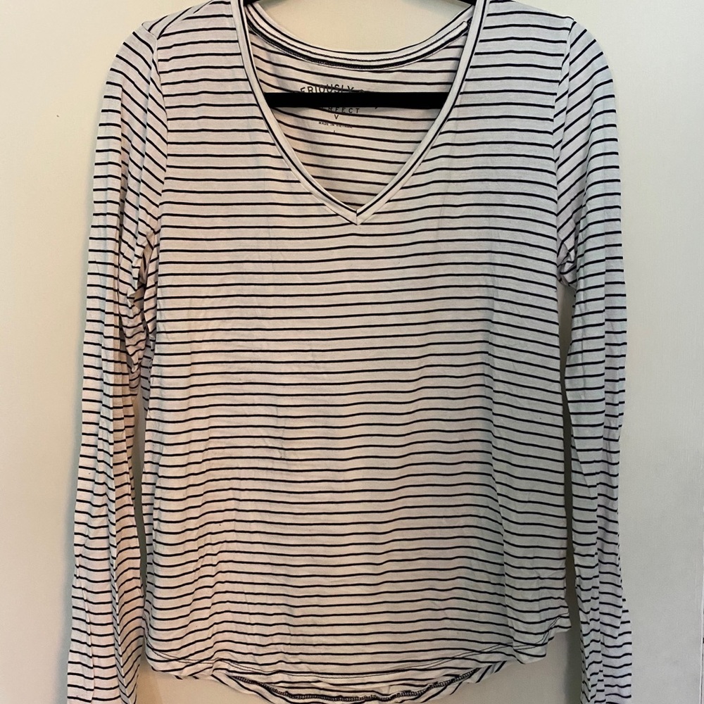 Striped v-neck - Picture 1 of 4